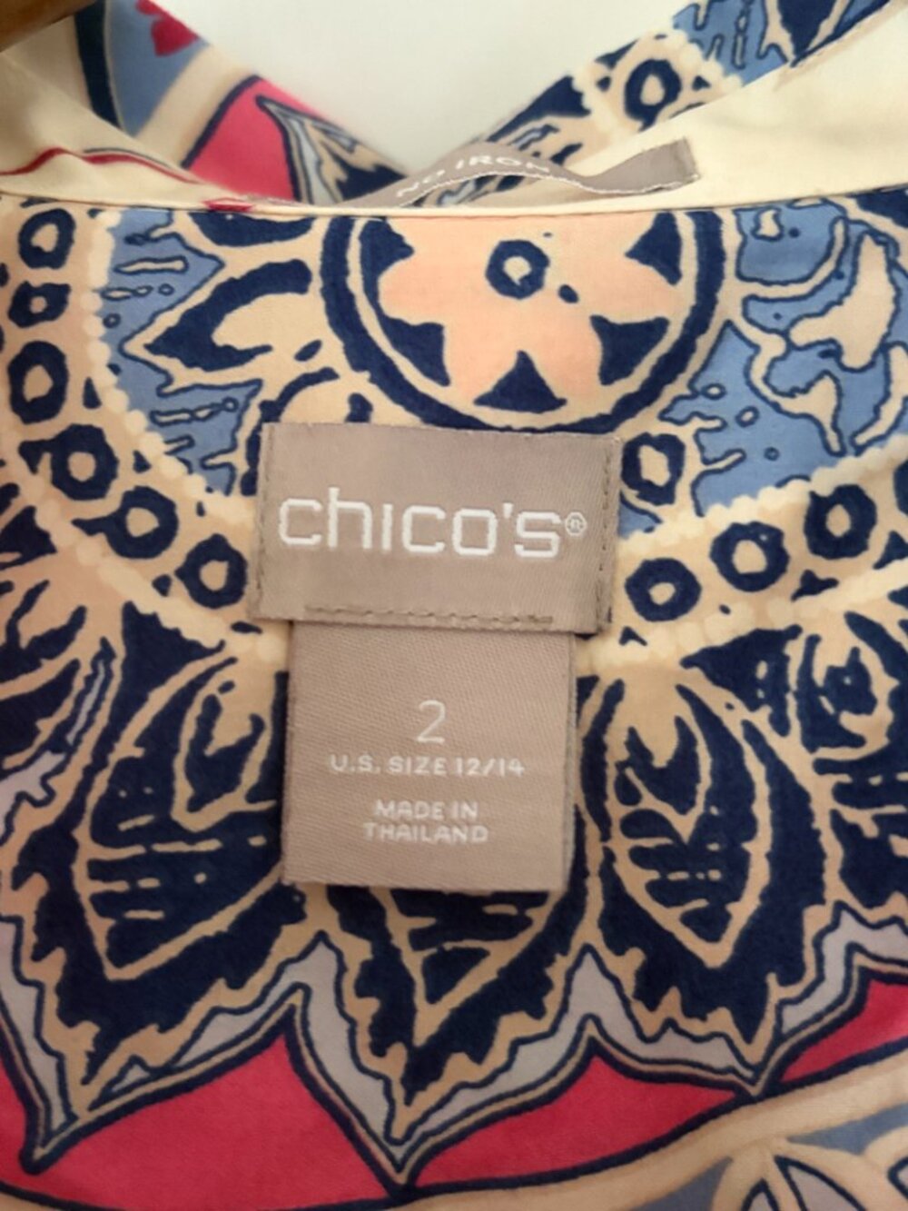 Chico's No-Iron Paisley Sateen Button-Up Shirt Size 12-14 Chico's size 2 - Picture 6 of 8